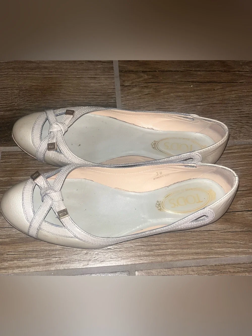 TOD'S Nude Patent Leather Ballet Flats with Bow Detail